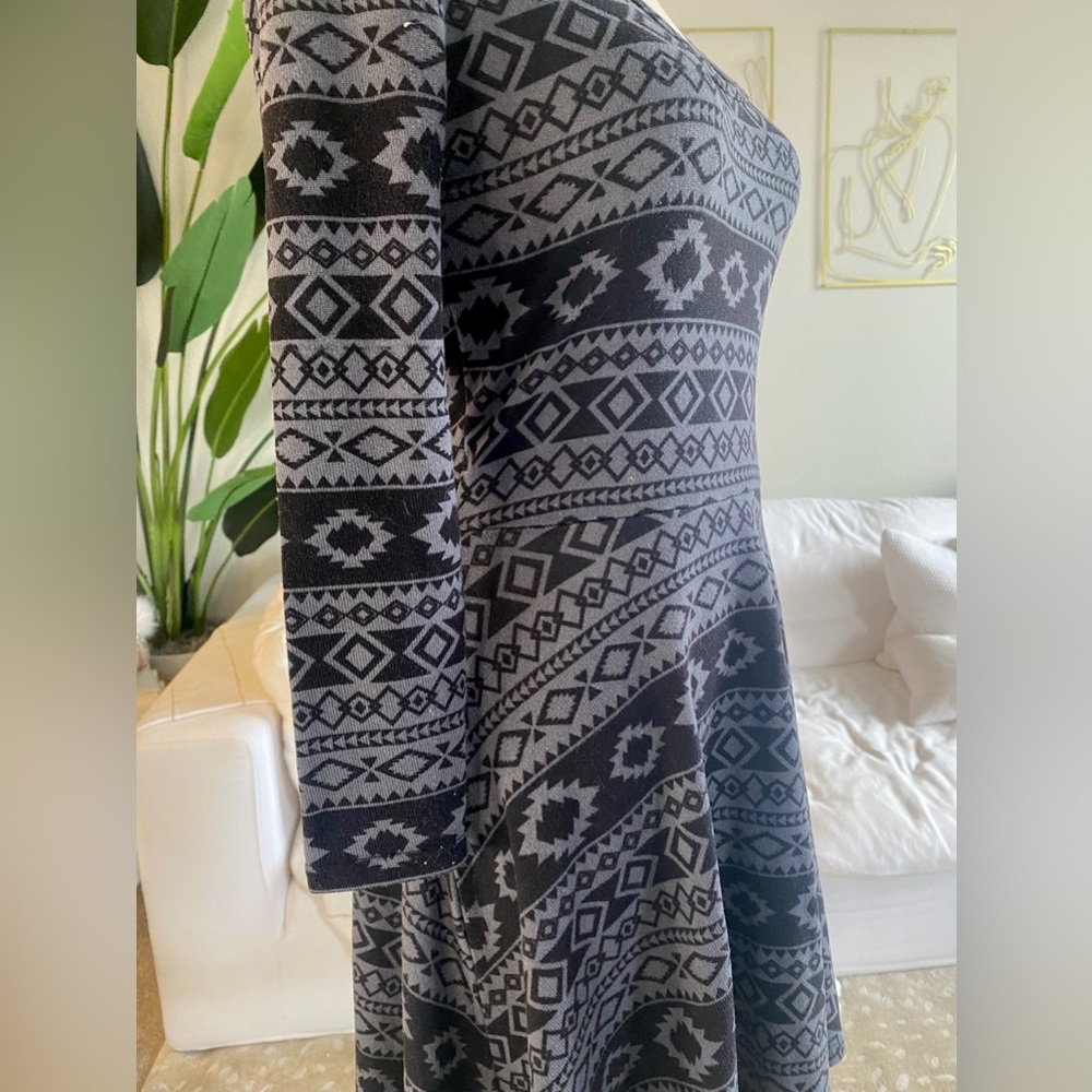 Geometric Pattern Dress - Picture 2 of 4